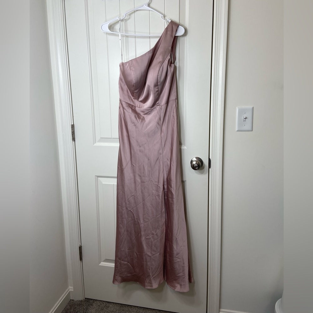 EUC AW Bridal women’s‎ dusty rose one-shoulder molded cup zip slit maxi dress